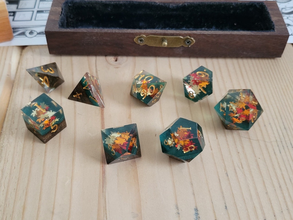 Forrest Floor *sharp edge* Gaming Dice with Extra D4 and Extra D20